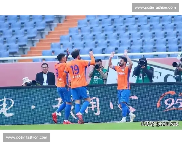 临阵换将！彭啸替洛佩斯首发，泰山 3-1 海港藏深意