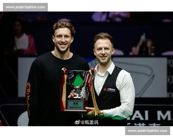 15 年圆梦！利索夫斯基携女友捧杯，与特鲁姆普相拥泪目